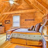 Lake Hartwell Lodge w/ Dock, Theater + Hot Tub!