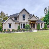 Spacious Stockbridge Manor: Pool Table, 2 Kitchens
