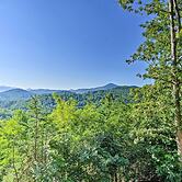 Hiawassee Home w/ Views < 1 Mi to Lake Chatuge