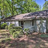 Lakefront Milledgeville Cabin: Private Dock, Porch