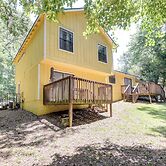 Fairburn Home w/ 2 Decks, Grill & Outdoor Dining!