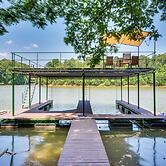 Murrayville Lakefront Cabin w/ Boat Slip & Grill!