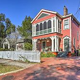 2 Mi to French Quarter: Nola Getaway w/ Porch!