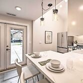 8 Mi to Dtwn: Sleek Seattle Home w/ Patio!