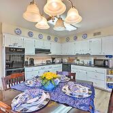 Spacious Memphis Home - Walk to Graceland
