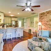 Charming Duplex: 12 Mi to UGA & Sanford Stadium!