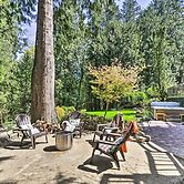 The Owls Nest w/ Hot Tub & Forest Views!