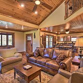 Clarkesville Ranch Cabin w/ Screened-in Porch!