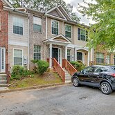 Bright Decatur Townhome ~ 10 Mi to Atlanta!