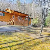 8 Mi to Chattooga River: Pet-friendly Mtn Cabin
