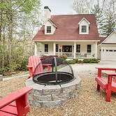 Helen Retreat w/ Hot Tub, 2 Mi to Downtown!