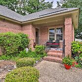 Bright Chesapeake Home Near Shopping & Dining