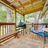 Quiet Columbus Home w/ Private Deck & Grill!