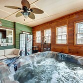 Cleveland Cabin w/ Private Hot Tub ~ 7 Mi to Helen