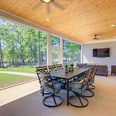 Spacious Lake Sinclair Vacation Rental w/ Dock!