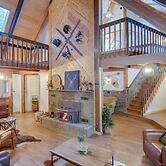Riverside Colorado Cabin w/ Deck & Hot Tub