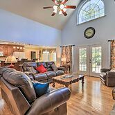 Idyllic Hawkinsville Retreat: Large Fire Pit!