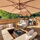 Luxury Smart Home: 2 Miles to Downtown Atlanta!