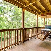 On Fightingtown Creek: Forested Mccaysville Cabin!