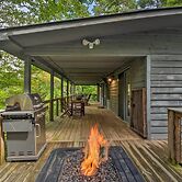Cozy Clayton Cabin w/ Deck & Mountain Views!