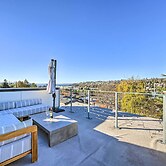Sleek Seattle Home w/ Rooftop Patio & Views!