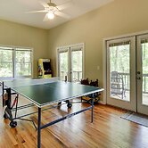 Spacious Georgia Escape w/ Fireplace, Deck & Grill