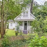 Romantic Cottage in Washington Historic District