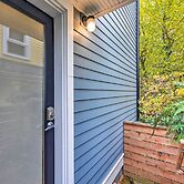 2 Mi to Capitol Hill, Walk to SU! Quaint Retreat