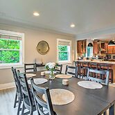 Seattle Home w/ Private Yard ~ 8 Mi to Dtwn!