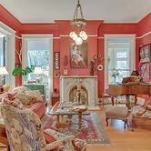 Private Pool & Backyard: Lavish New Orleans Haven!