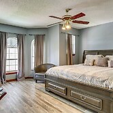 4 Mi to Bourbon St: Spacious Retreat w/ Wet Bar!