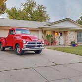Walk to At&t Stadium: Arlington Home w/ Patio!