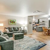 Updated Duplex Home < 1 Mi to Downtown Enumclaw!