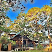 Pine Scape Lodge | Jacuzzi | BBQ | Pool | Mango Hosting