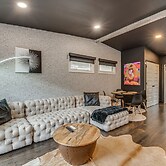 Modern Atlanta Retreat: Private Hot Tub & Yard!