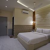 Palm Springs Beach Resort - Gorai