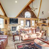 Roberts Home w/ Western Decor & Mountain Views!