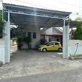 Capital O 93450 Hotel D'lala