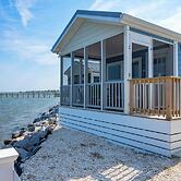 Blufin Bungalows & Marina