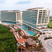 Hyatt Vivid Grand Island Cancun Adults Only All-Inclusive
