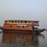 Seascape Floating Paradise