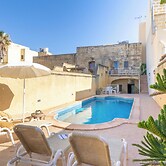 Ta'leli Pool Farmhouse in Gozo