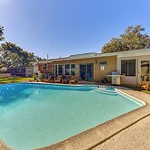 Spacious Jacksonville Home: 6 Mi to Downtown!