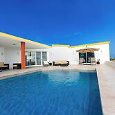 4-bed Villa, Pool, Parking