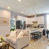 8 Mi to Louisville: New Albany Home w/ Grill!