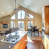 Lead Cabin Rental w/ Private Hot Tub & Game Room!