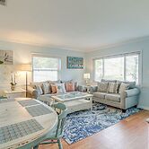 Lovely St Pete Beach Cottage, Walk to Beach & Town