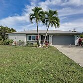 Game Room + Screened Lanai: Pine Island Getaway!