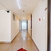 Fabhotel Golden Way