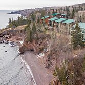 Ski, Hike, Bike, Relax: Tofte Townhome w/ Deck!